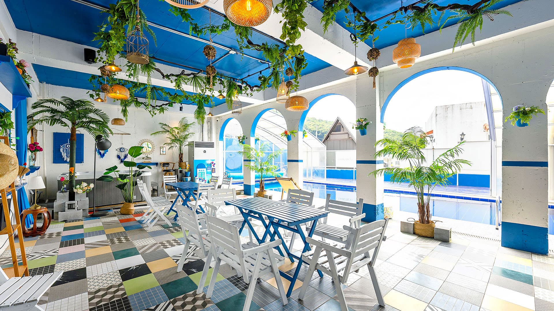 라스블랑카스 지중해풍 카페 — 맛집 탐방 후 디저트를 즐기기 좋은 공간