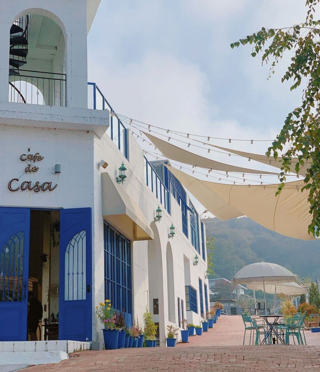 라스블랑카스를 대표하는 하얀색 구조물 이미지