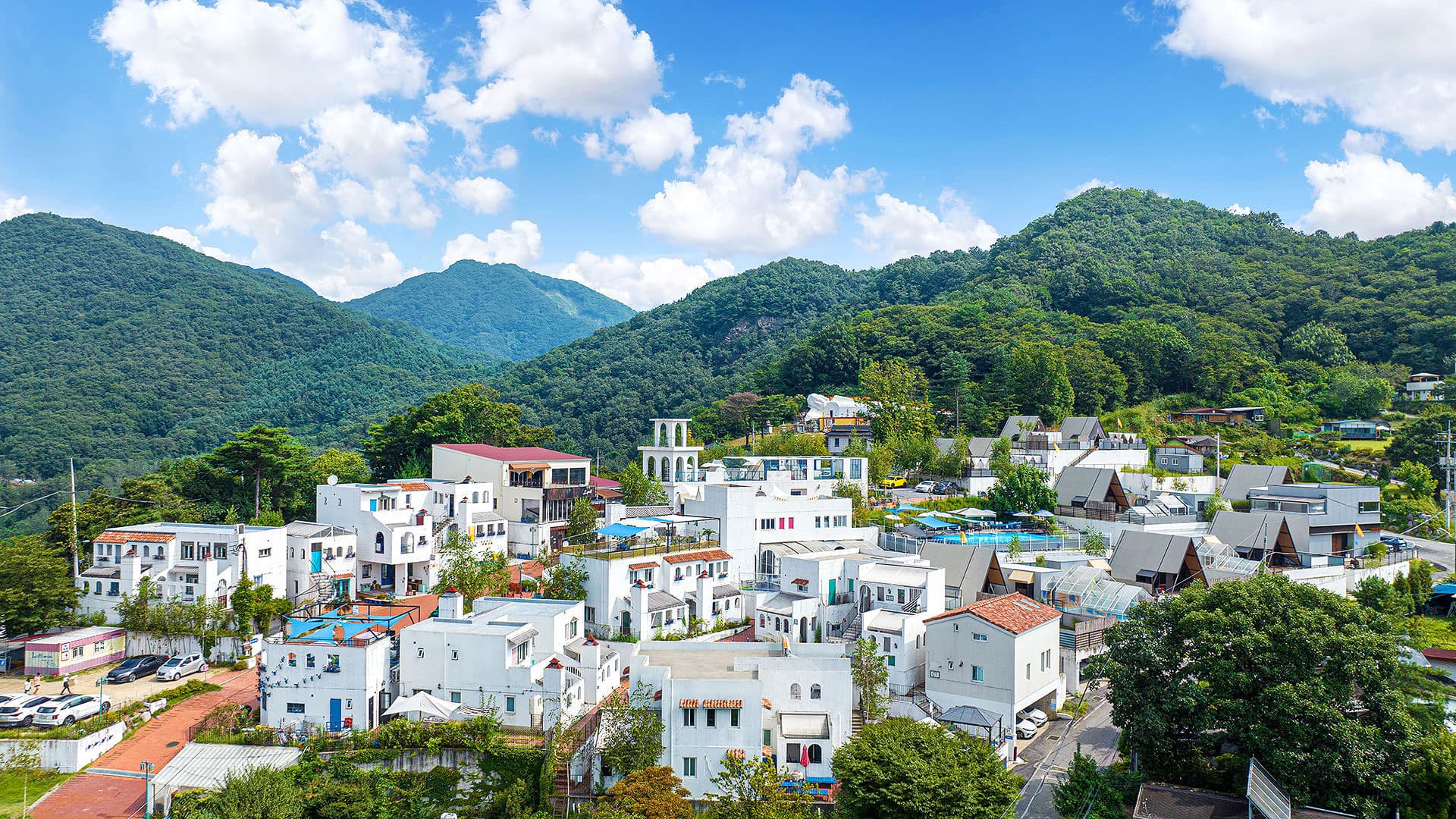 라스블랑카스 마을 파노라마 — 하얀 건축물이 모인 스페인풍 전경
